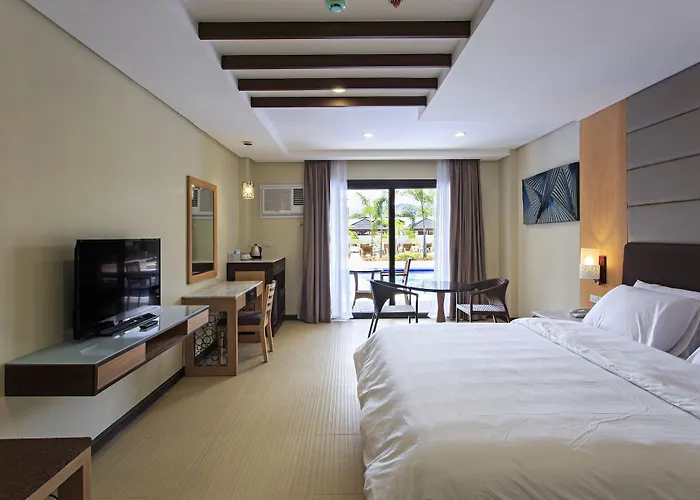 Westown Lagoon - South Wing 3* Cebu
