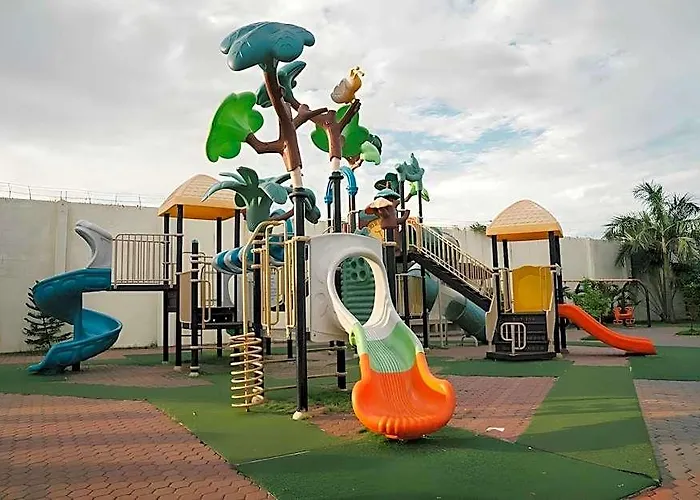 Westown Lagoon - South Wing 3*
